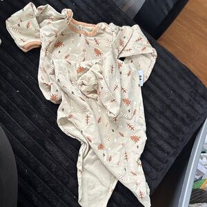 Neutral Beige Baby Tie Swaddle with Rust Leaf Print